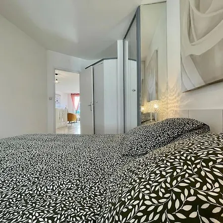 Duplex 70m2 - Vue Cite Medievale - Parking Gratuit Appartement *